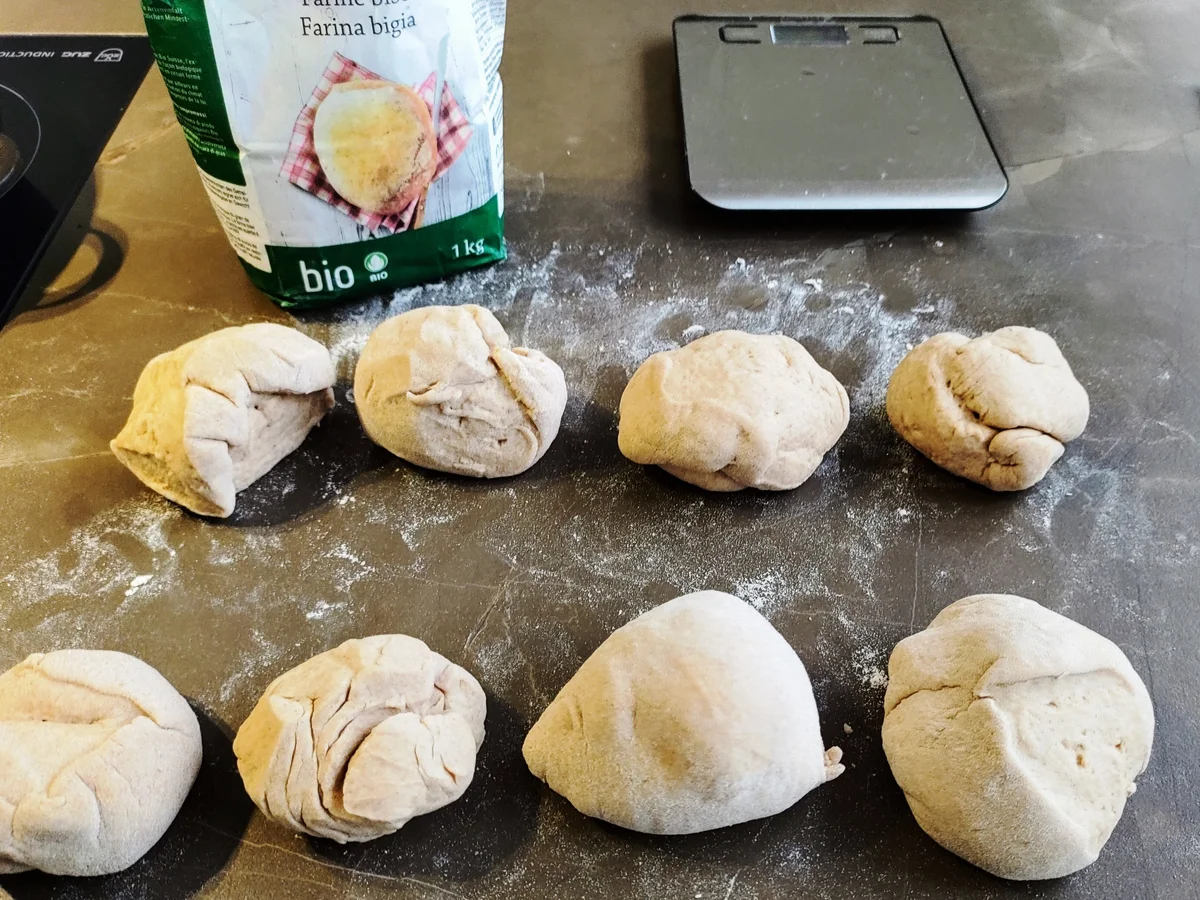 Hummus mit Fladenbrot und Gemüsesticks - Rezept - Bild Nr. 7