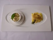 Ananas-Mango-Gratin mit Honig-Rosmarin-Zabaione und Lavendeleis - Rezept
