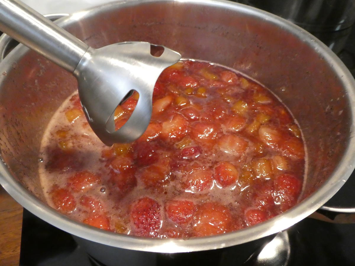 Rharbarber-Erdbeer-Marmelade - Rezept - Bild Nr. 13976