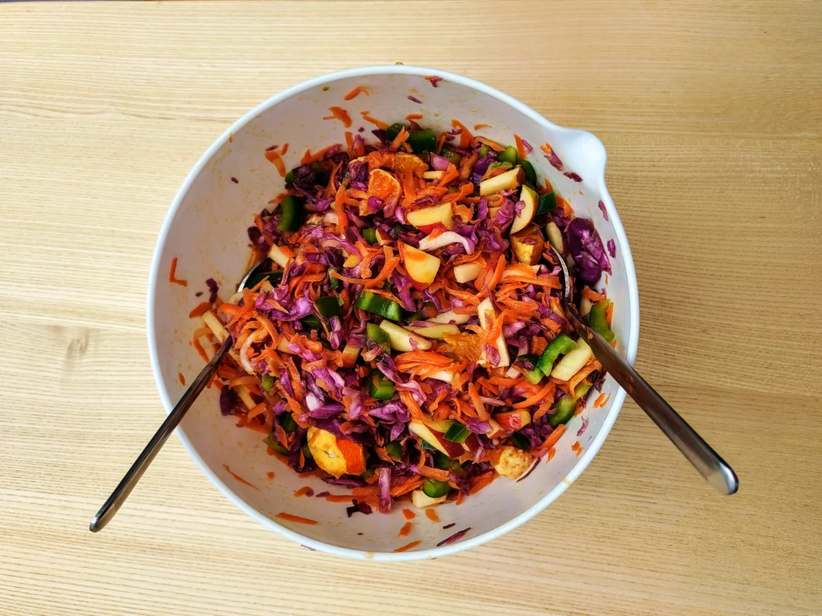 Rohkostsalat mit Spitzkohl und grünem Paprika - Rezept - Bild Nr. 3
