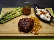 Rezept: "BBQ-Chicken-Ball" mit grรผnem Spargel in Zitronenvinaigrette und Kartoffelwรผrfeln Bild Nr. 13978 "BBQ-Chicken-Ball" mit grรผnem Spargel in Zitronenvinaigrette und Kartoffelwรผrfeln - Rezept - Bild Nr. 13978