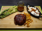 "BBQ-Chicken-Ball" mit grünem Spargel in Zitronenvinaigrette und Kartoffelwürfeln - Rezept - Bild Nr. 13978