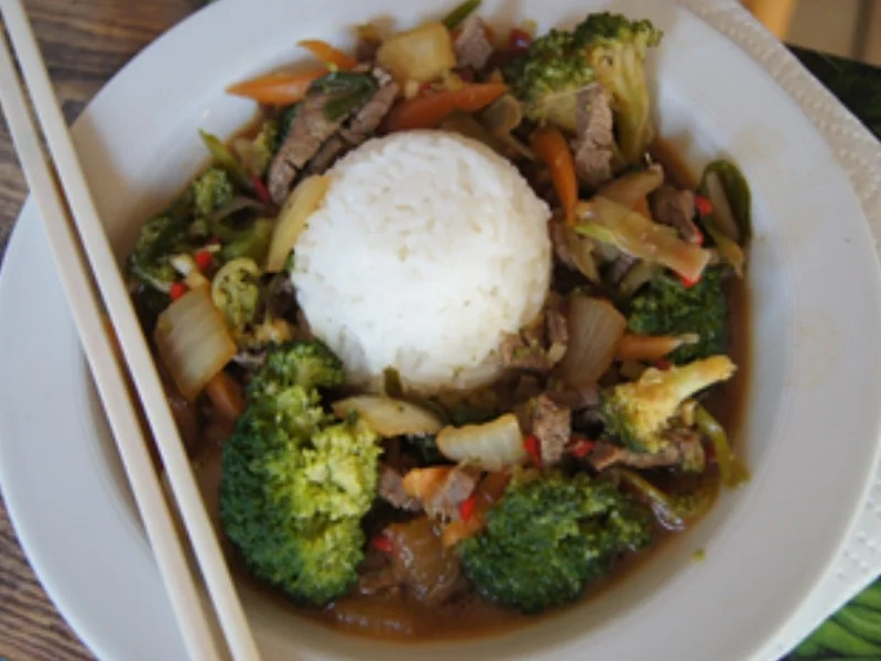 Rezept: Rindfleisch mit Brokkoli und Jasmin-Reis Bild Nr. 14018 Rindfleisch mit Brokkoli und Jasmin-Reis - Rezept - Bild Nr. 14018