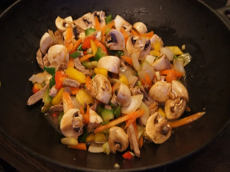 Schweinefilet-Geschnetzeltes mit gemischten Gemüse und Basmati-Reis - Rezept - Bild Nr. 18