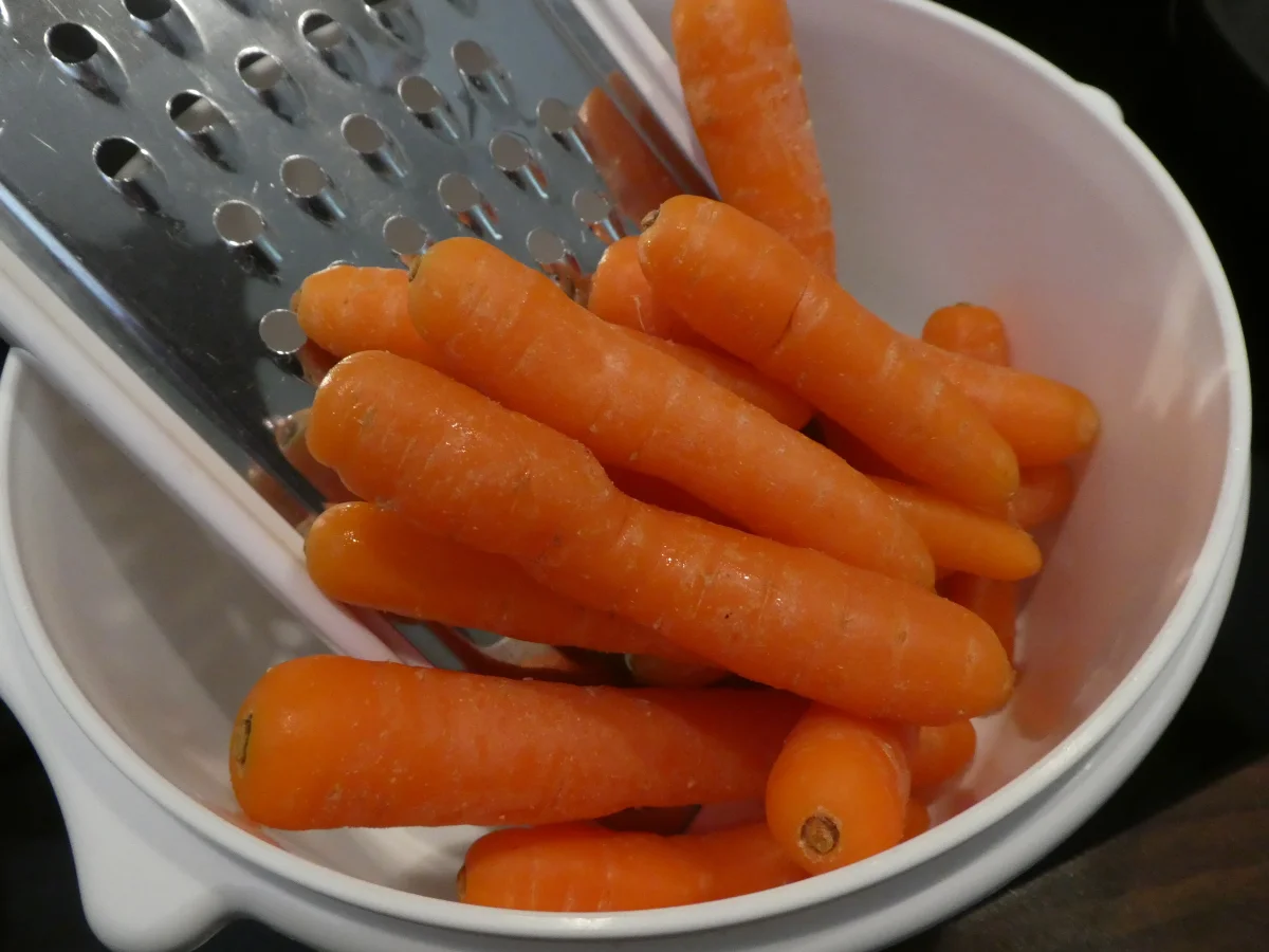 Rezept: Orientalischer Gemüsebratling mit Römersalatherzen und Tahini-Dressing Bild Nr. 13985 Orientalischer Gemüsebratling mit Römersalatherzen und Tahini-Dressing - Rezept - Bild Nr. 13985