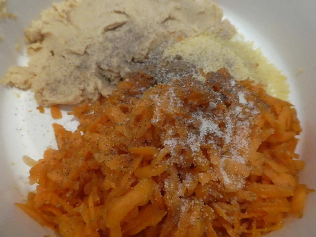 Rezept: Orientalischer Gemüsebratling mit Römersalatherzen und Tahini-Dressing Bild Nr. 13987 Orientalischer Gemüsebratling mit Römersalatherzen und Tahini-Dressing - Rezept - Bild Nr. 13987