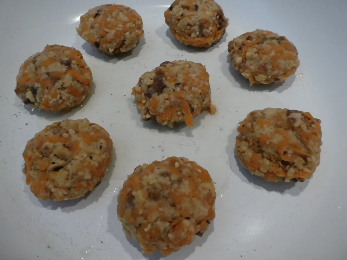 Rezept: Orientalischer Gemüsebratling mit Römersalatherzen und Tahini-Dressing Bild Nr. 13993 Orientalischer Gemüsebratling mit Römersalatherzen und Tahini-Dressing - Rezept - Bild Nr. 13993