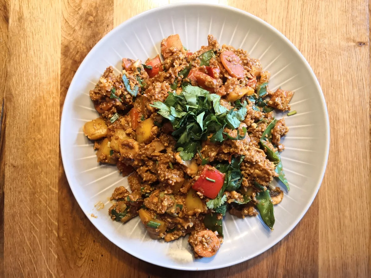 Blumkohl-Reispfanne mit Hähnchenfleisch und Eiern - Rezept - Bild Nr. 2