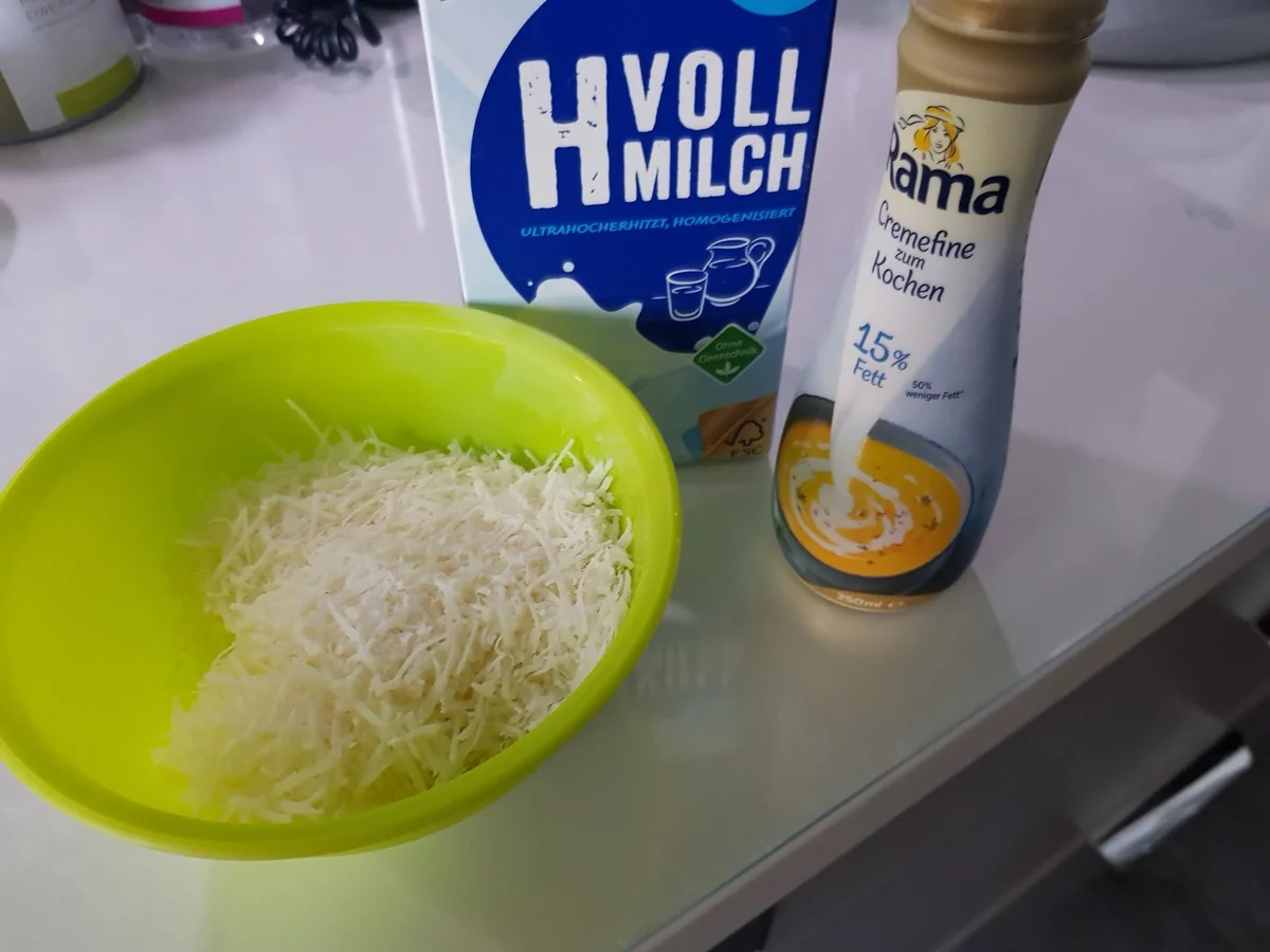 Bärlauch-Tagliatelle mit Käsesoße und Salsiccia - Rezept - Bild Nr. 14021