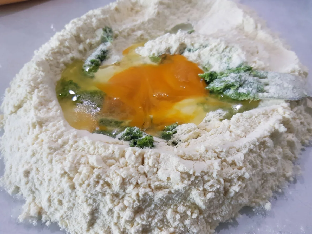 Bärlauch-Tagliatelle mit Käsesoße und Salsiccia - Rezept - Bild Nr. 14023