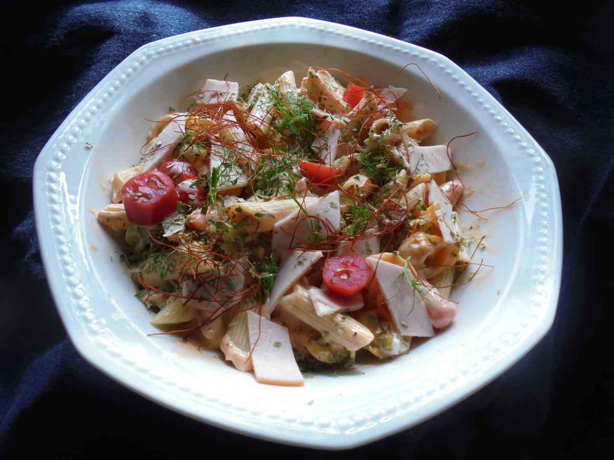 Penne - Nudelsalat mit Fenchel und Chilifäden - Rezept - kochbar.de