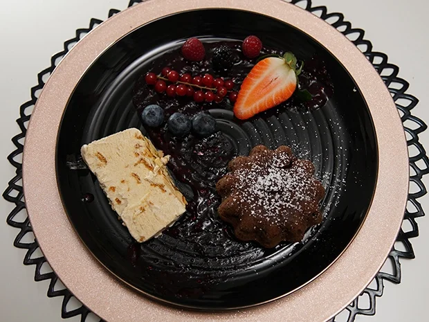 Rezept: Heiß kaltes Happy End auf Beerenspiegel Bild Nr. 2 Heiß kaltes Happy End auf Beerenspiegel - Rezept - Bild Nr. 2