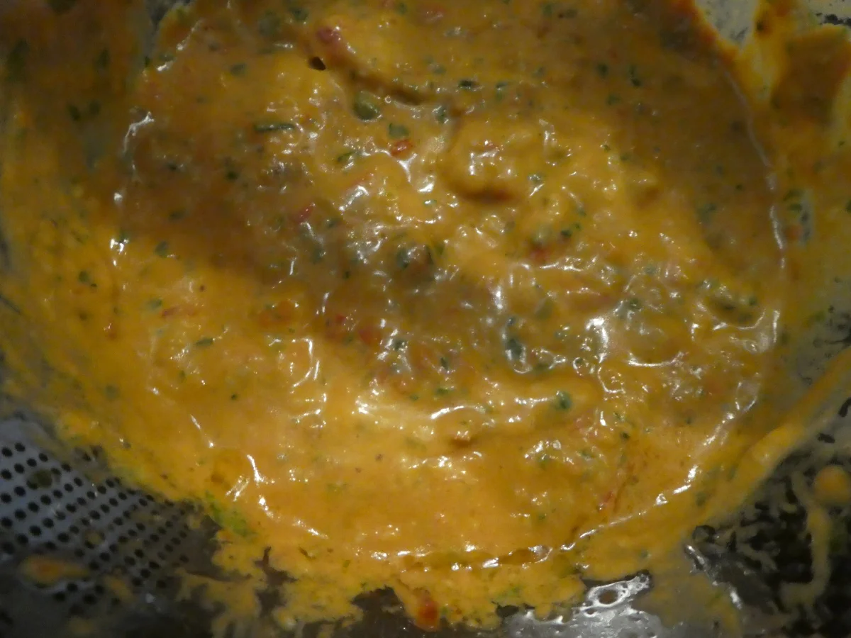 Rezept: Nudeln mit Tomaten-Chili-Pesto Bild Nr. 14050 Nudeln mit Tomaten-Chili-Pesto - Rezept - Bild Nr. 14050