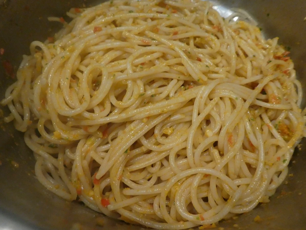 Rezept: Nudeln mit Tomaten-Chili-Pesto Bild Nr. 14055 Nudeln mit Tomaten-Chili-Pesto - Rezept - Bild Nr. 14055