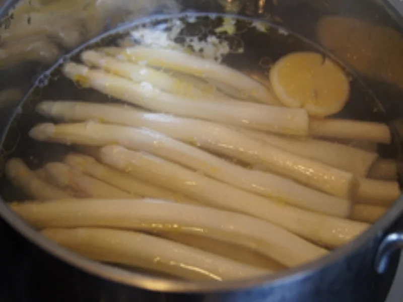 Forelle Müllerin Art mit Spargel - Rezept - Bild Nr. 9