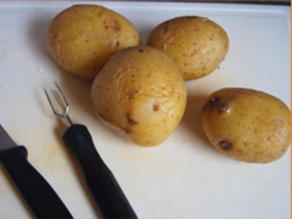 Kohlrabi-Radieschen-Kartoffel-Salat mit Nürnberger Rostbratwürstchen - Rezept - Bild Nr. 4