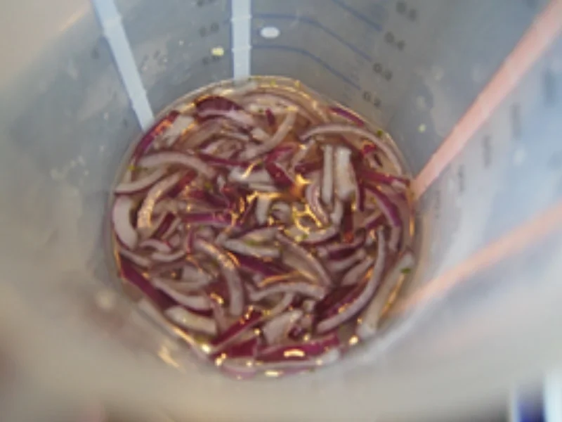 Rezept: Kohlrabi-Radieschen-Kartoffel-Salat mit Nürnberger Rostbratwürstchen Bild Nr. 10 Kohlrabi-Radieschen-Kartoffel-Salat mit Nürnberger Rostbratwürstchen - Rezept - Bild Nr. 10