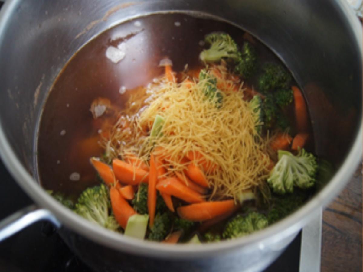 Asiatische Rindfleisch Nudel Suppe - einfach - von MausVoh