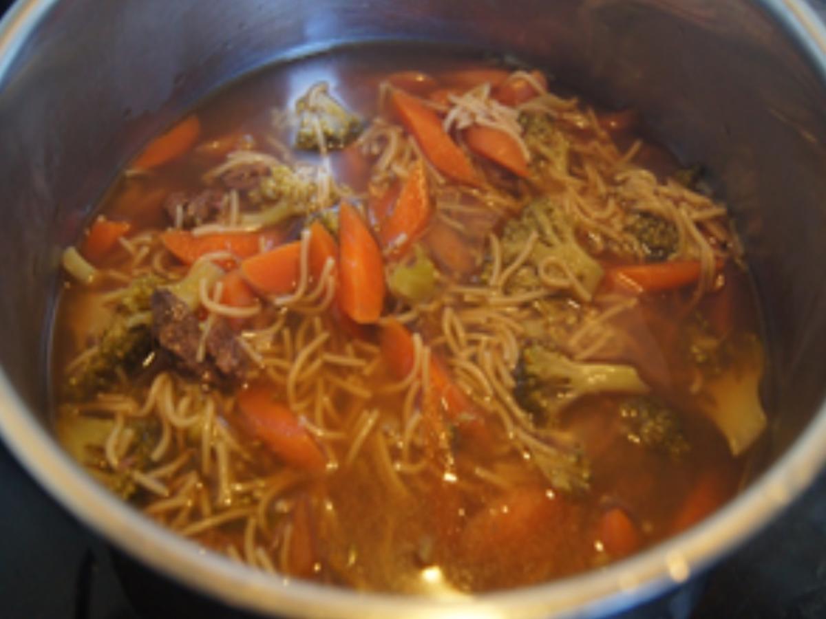 Asiatische Rindfleisch-Nudel-Suppe - Rezept - Bild Nr. 11