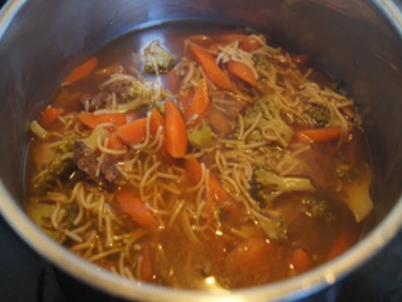 Asiatische Rindfleisch-Nudel-Suppe - Rezept - Bild Nr. 11