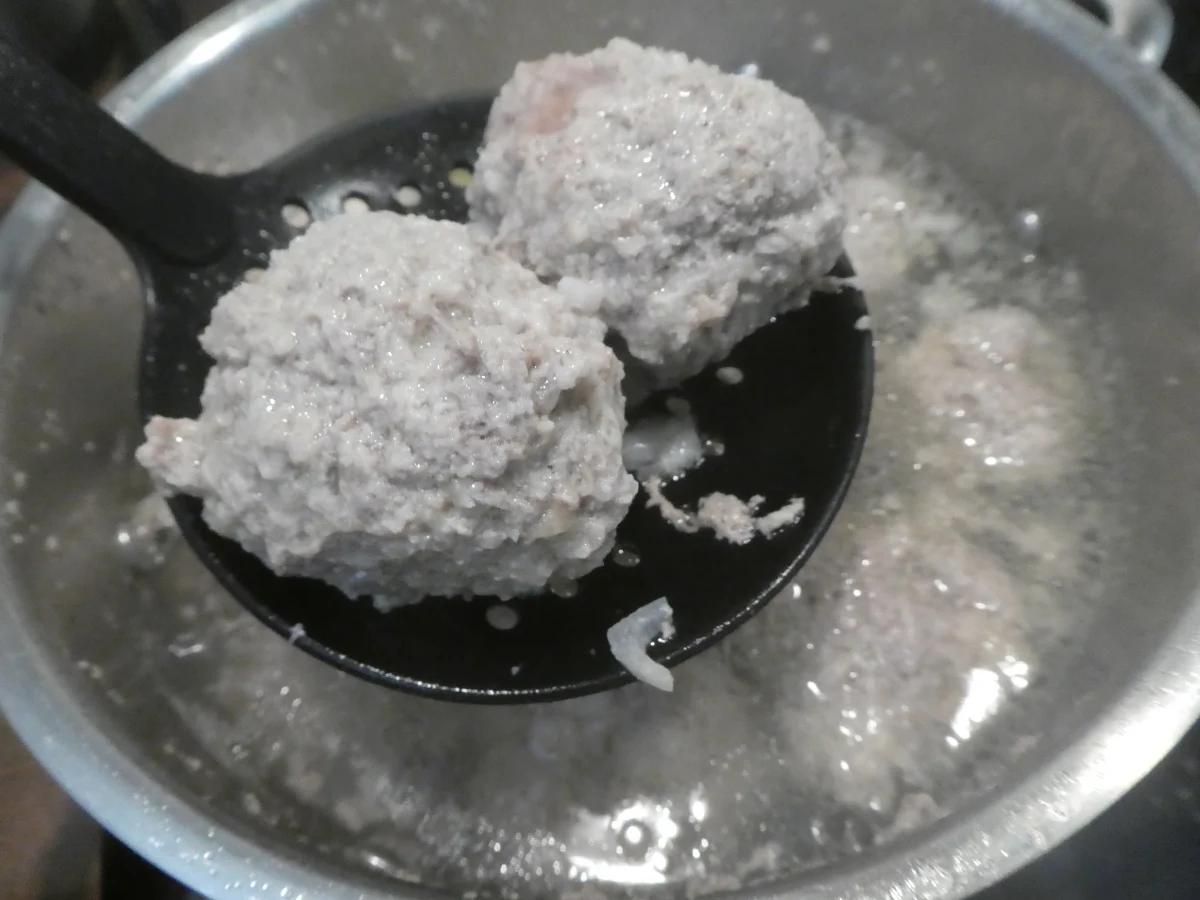 Königsberger Klopse mit Kartoffelstampf und Kohlrabi-Erbsen-Gemüse - Rezept - Bild Nr. 14052