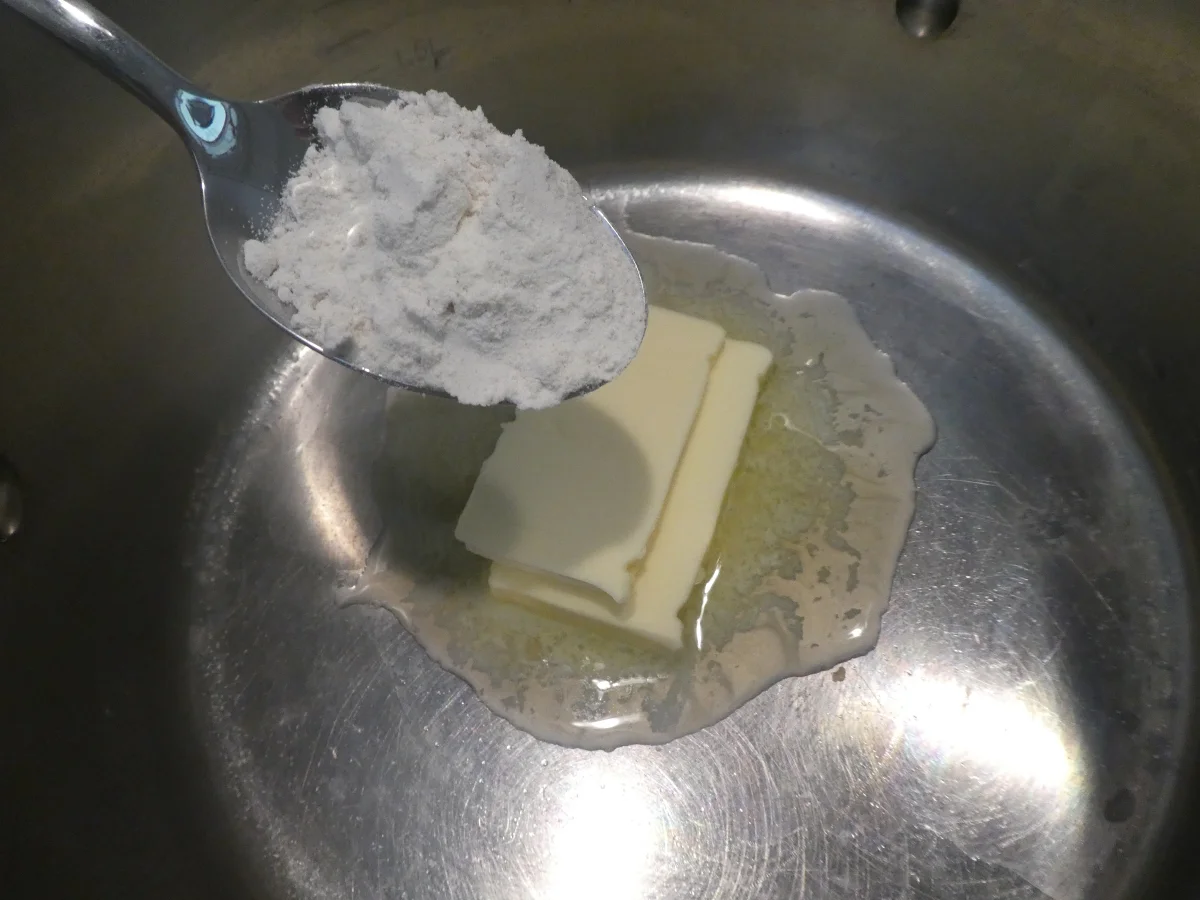 Königsberger Klopse mit Kartoffelstampf und Kohlrabi-Erbsen-Gemüse - Rezept - Bild Nr. 14054