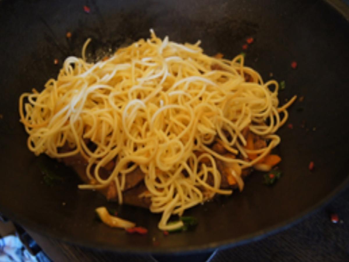 Spaghetti mit Asia-Geschnetzeltem - Rezept - Bild Nr. 12