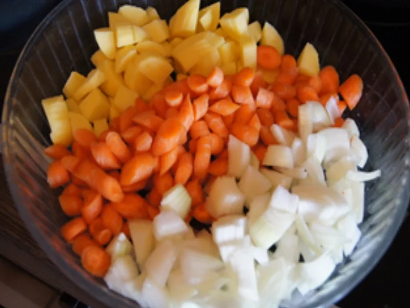 Schweinefilet-Gemüse-Kartoffel-Suppe - Rezept - Bild Nr. 14067