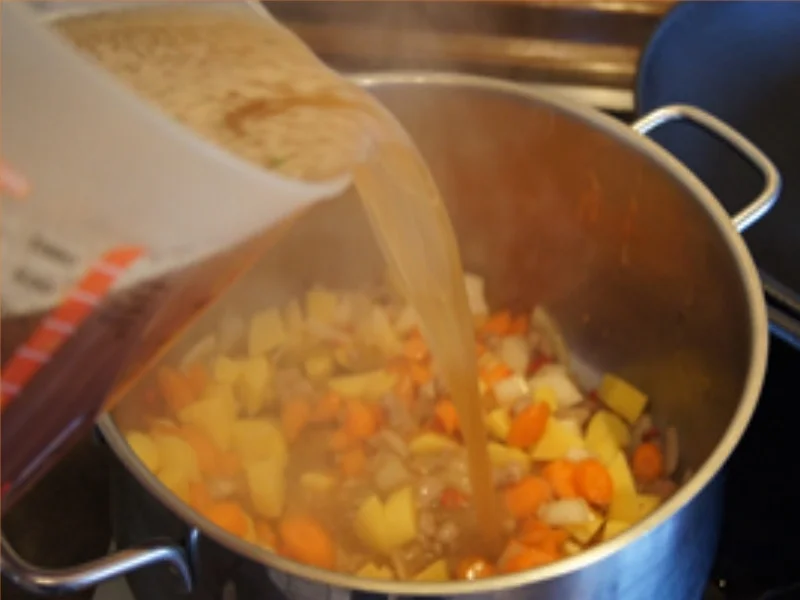 Schweinefilet-Gemüse-Kartoffel-Suppe - Rezept - Bild Nr. 14074