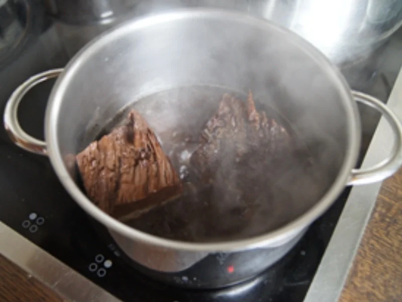 Rezept: Grüner Spargel mit Pulled-Beef und Honig-Drillingen Bild Nr. 7 Grüner Spargel mit Pulled-Beef und Honig-Drillingen - Rezept - Bild Nr. 7