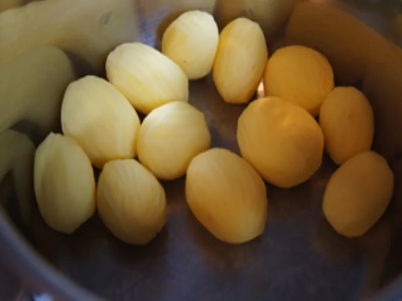 Rezept: Grüner Spargel mit Pulled-Beef und Honig-Drillingen Bild Nr. 9 Grüner Spargel mit Pulled-Beef und Honig-Drillingen - Rezept - Bild Nr. 9