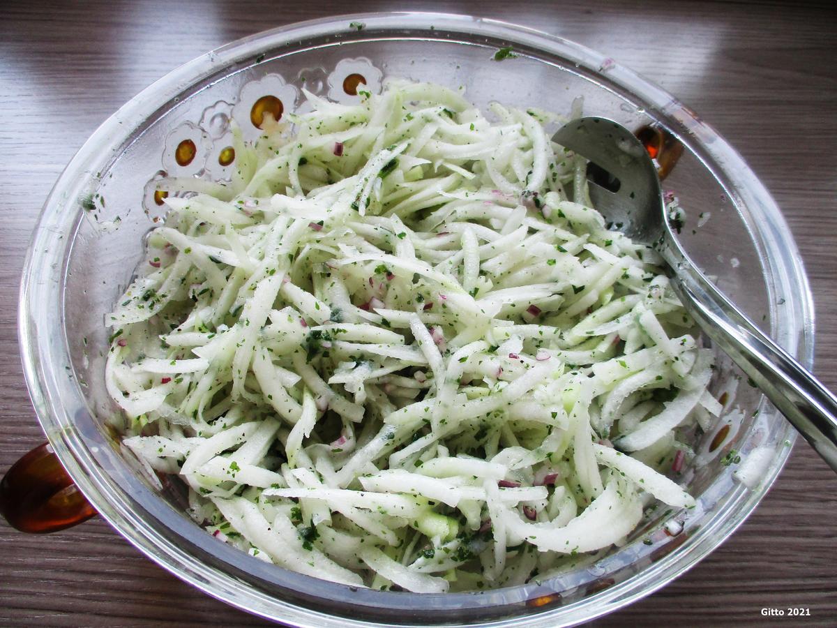 Kohlrabi-Salat nach meiner Art - Rezept - kochbar.de