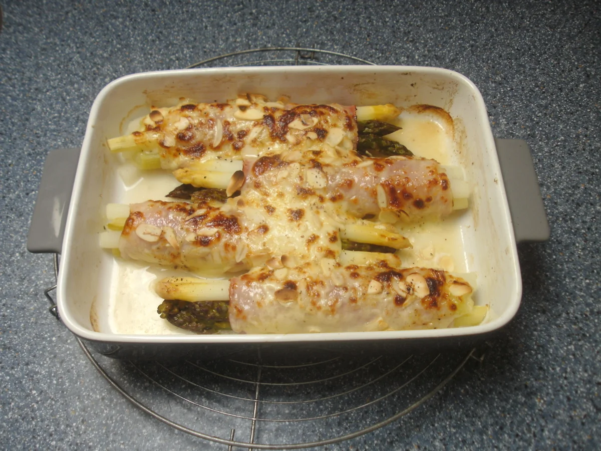 Rezept: Spargelröllchen Bild Nr. 2 Spargelröllchen - Rezept - Bild Nr. 2