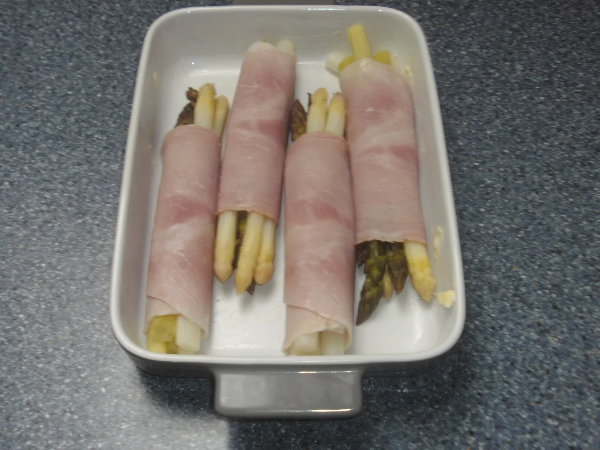 Rezept: Spargelröllchen Bild Nr. 5 Spargelröllchen - Rezept - Bild Nr. 5