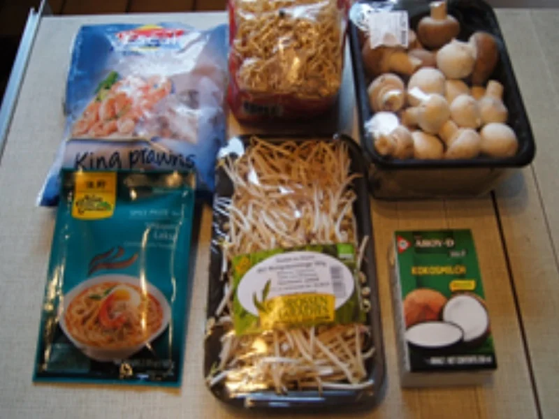 Rezept: Singapur Laksa mit Garnelen und Mie-Nudeln Bild Nr. 14078 Singapur Laksa mit Garnelen und Mie-Nudeln - Rezept - Bild Nr. 14078