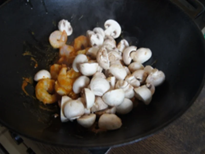 Rezept: Singapur Laksa mit Garnelen und Mie-Nudeln Bild Nr. 14083 Singapur Laksa mit Garnelen und Mie-Nudeln - Rezept - Bild Nr. 14083