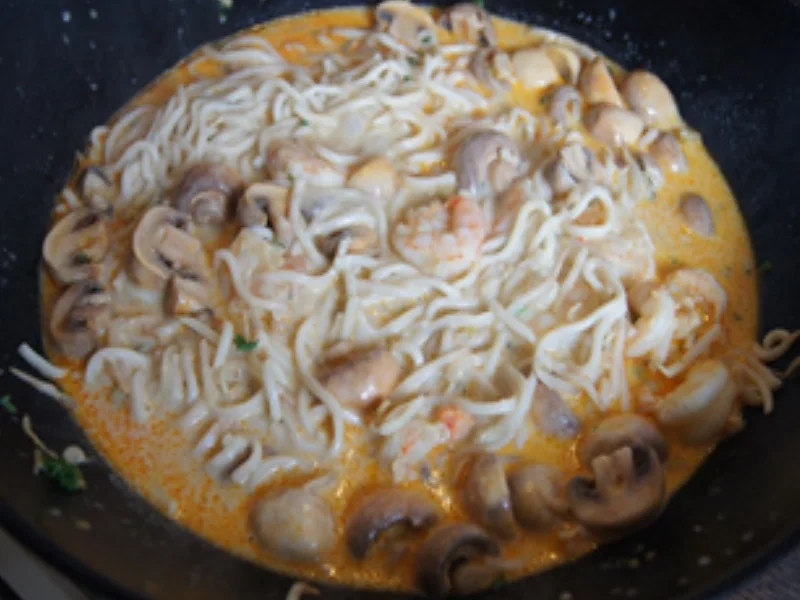 Rezept: Singapur Laksa mit Garnelen und Mie-Nudeln Bild Nr. 14091 Singapur Laksa mit Garnelen und Mie-Nudeln - Rezept - Bild Nr. 14091