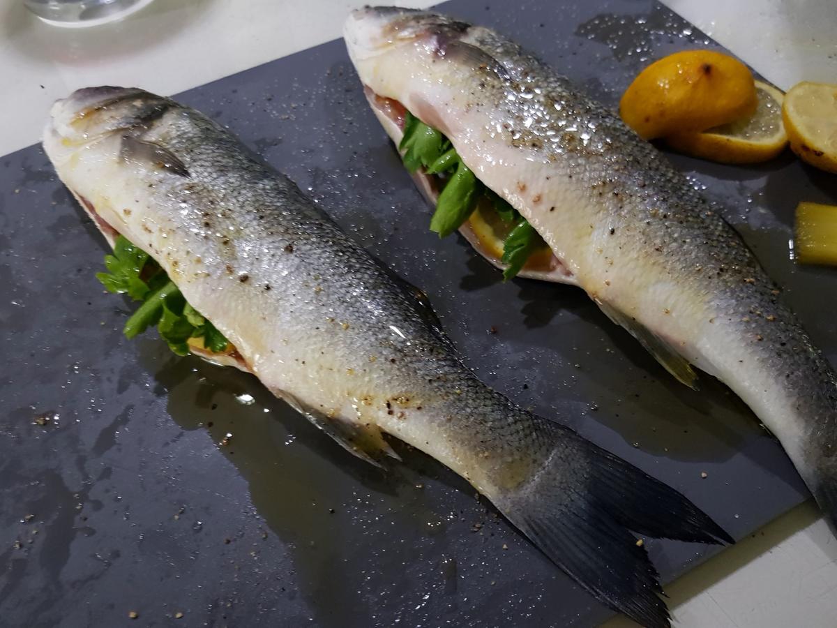 Loup de mer mit Fächerkartoffeln und Rahm-Wirsing - Rezept - Bild Nr. 14104