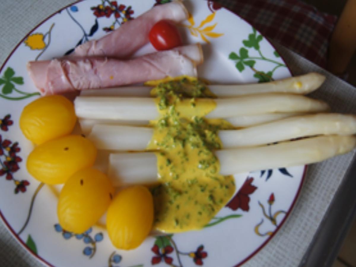 Prager Schinken mit Spargel, herzhafter Sauce und Drillingen - Rezept - Bild Nr. 14117