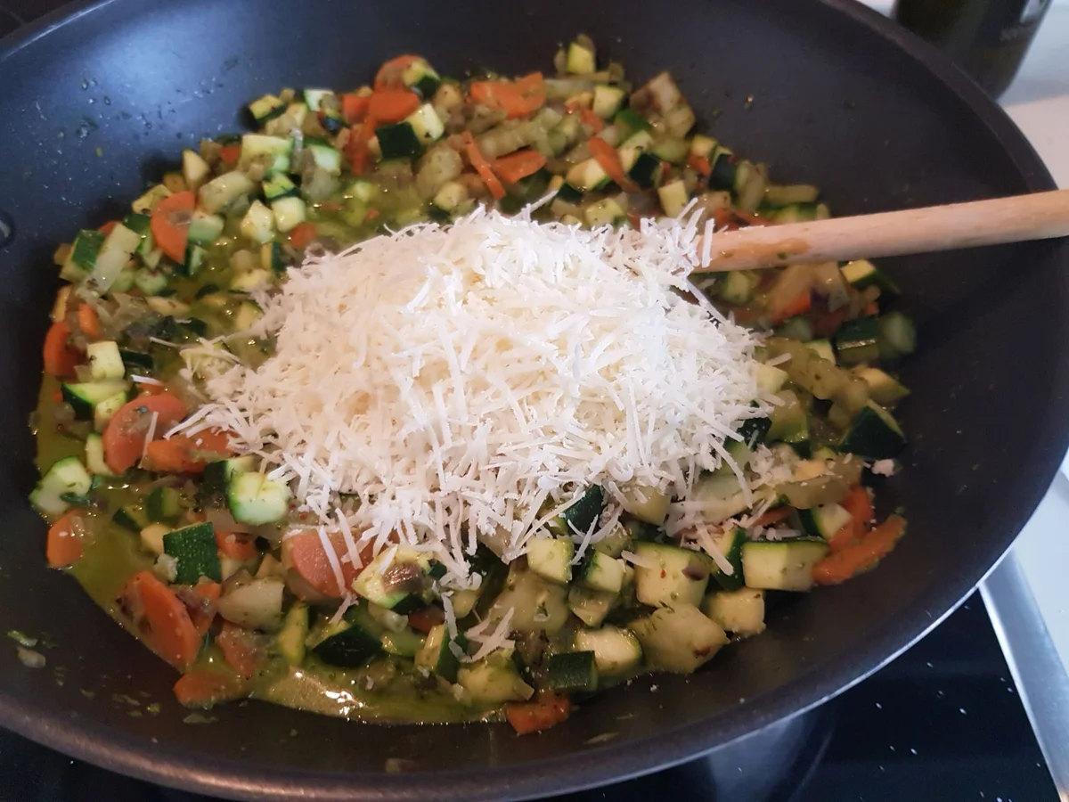 Gemüse-Auflauf mit Risoni und Salsiccia - Rezept - Bild Nr. 14108