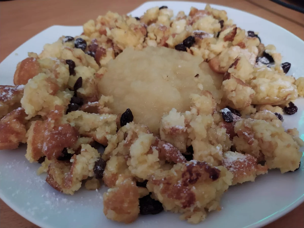 Rezept: Kaiserschmarrn mit selbstgemachtem Apfelmus Bild Nr. 14105 Kaiserschmarrn mit selbstgemachtem Apfelmus - Rezept - Bild Nr. 14105