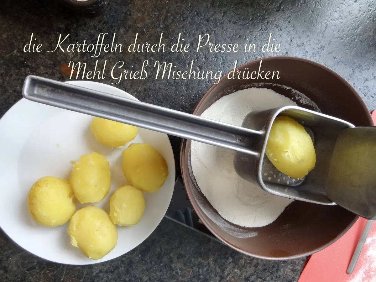 Rezept: Schupfnudeln nach Omas Rezept Bild Nr. 4 Schupfnudeln nach Omas Rezept - Rezept - Bild Nr. 4