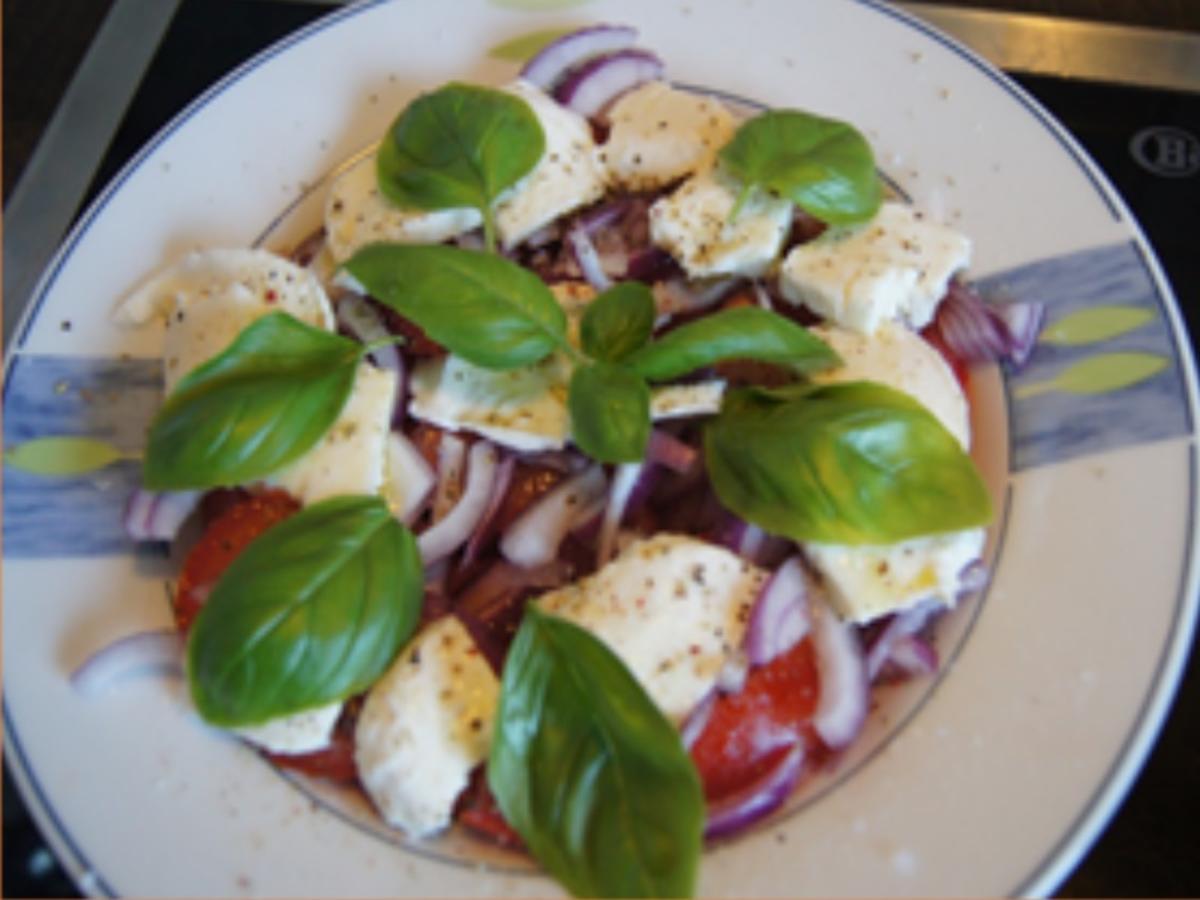 Herzhafter Tomaten-Mozzarella-Salat - Rezept - Bild Nr. 8