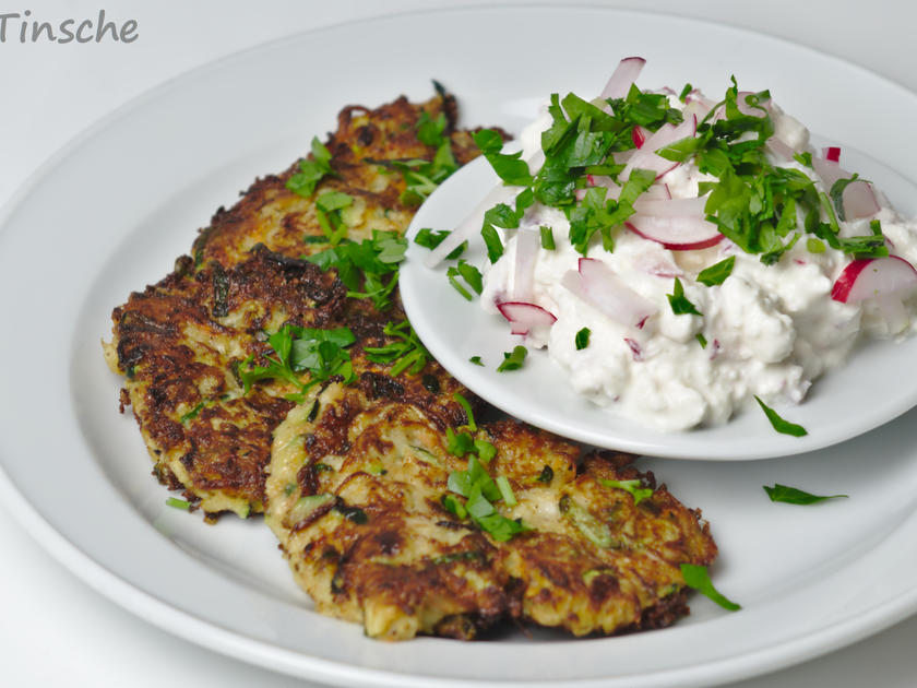 Gemüserösti mit Radieschen-Frischkäse-Dipp - Rezept - kochbar.de