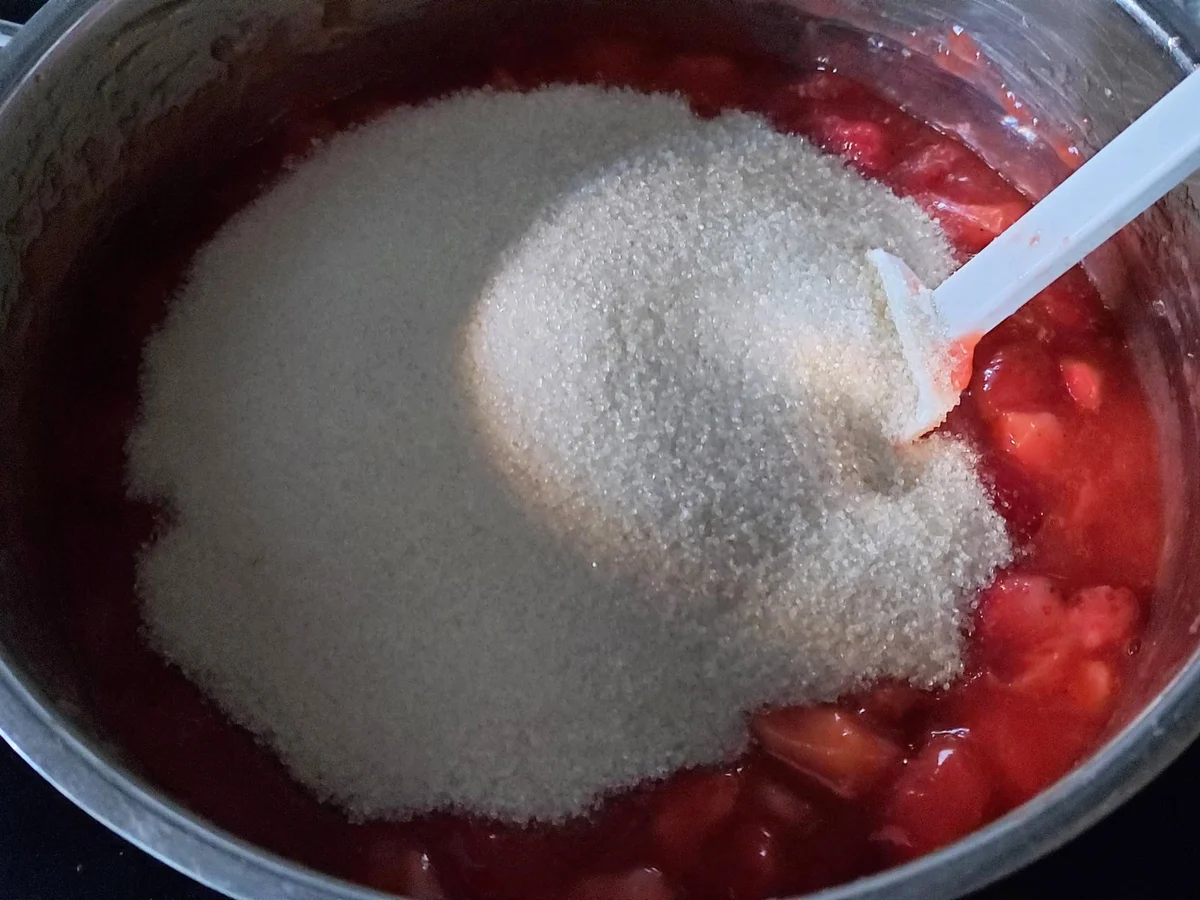 Rezept: Marmelade aus Treibhaus - Erdbeeren Bild Nr. 14120 Marmelade aus Treibhaus - Erdbeeren - Rezept - Bild Nr. 14120