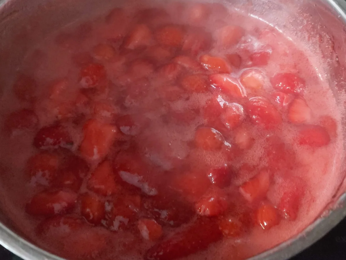 Rezept: Marmelade aus Treibhaus - Erdbeeren Bild Nr. 14122 Marmelade aus Treibhaus - Erdbeeren - Rezept - Bild Nr. 14122