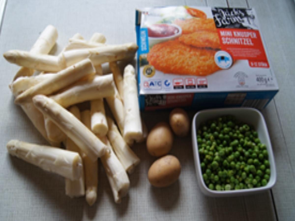 Spargelspitzen mit Mini-Knusper-Schnitzel und Erbsen-Kartoffel-Creme - Rezept - Bild Nr. 3