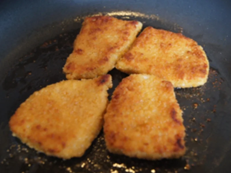 Rezept: Spargelspitzen mit Mini-Knusper-Schnitzel und Erbsen-Kartoffel-Creme Bild Nr. 10 Spargelspitzen mit Mini-Knusper-Schnitzel und Erbsen-Kartoffel-Creme - Rezept - Bild Nr. 10