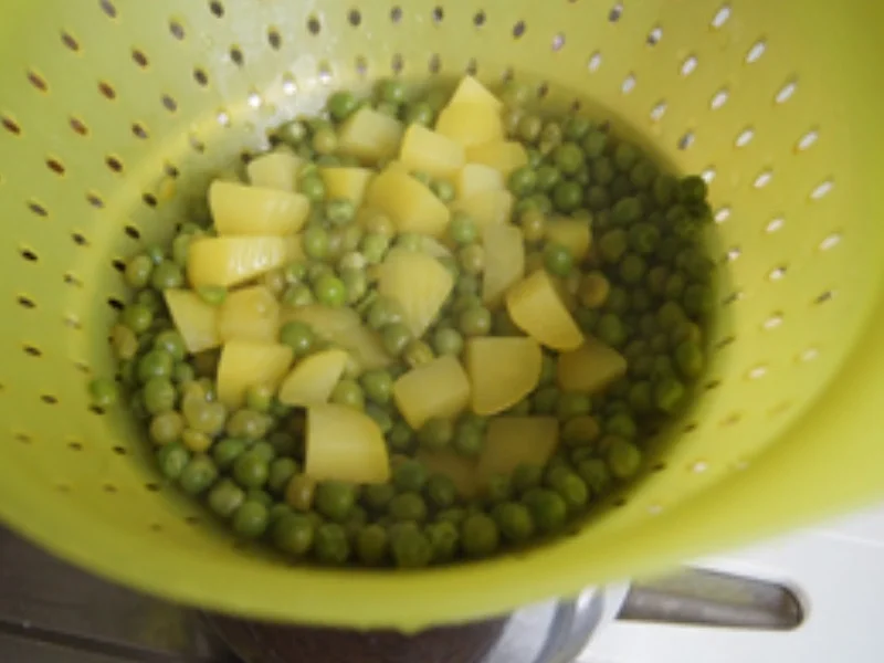 Rezept: Spargelspitzen mit Mini-Knusper-Schnitzel und Erbsen-Kartoffel-Creme Bild Nr. 13 Spargelspitzen mit Mini-Knusper-Schnitzel und Erbsen-Kartoffel-Creme - Rezept - Bild Nr. 13