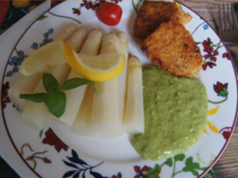 Rezept: Spargelspitzen mit Mini-Knusper-Schnitzel und Erbsen-Kartoffel-Creme Bild Nr. 15 Spargelspitzen mit Mini-Knusper-Schnitzel und Erbsen-Kartoffel-Creme - Rezept - Bild Nr. 15